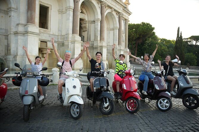 explore-rome-on-vintage-vespa-with-tiramisu