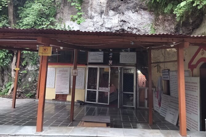 Explore Saint City on a Day Tour in Rishikesh - Who Should Consider This Tour?