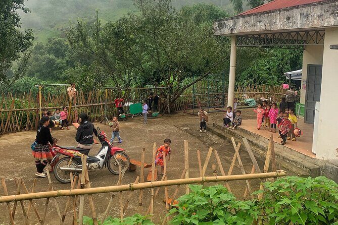 Explore San Thang local market-day, caves and the Hmong village - A thorough look at the itinerary and what you can expect