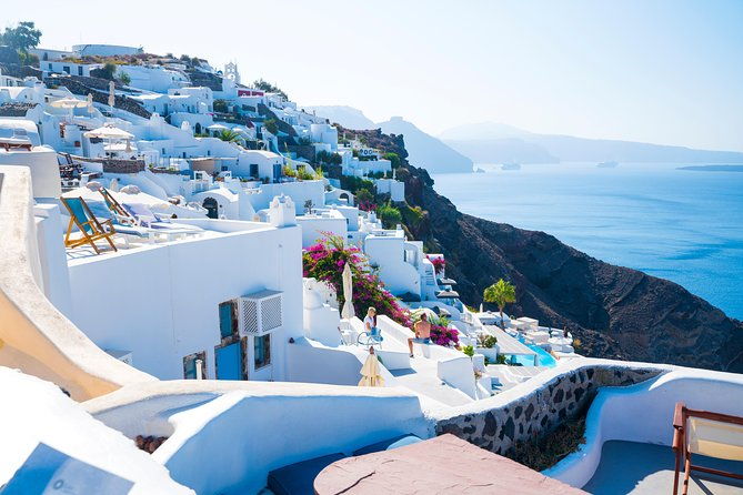 explore-santorini-with-a-local-private-driver