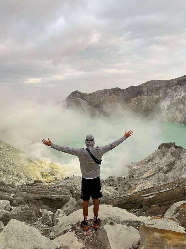 explore-the-amazing-ijen