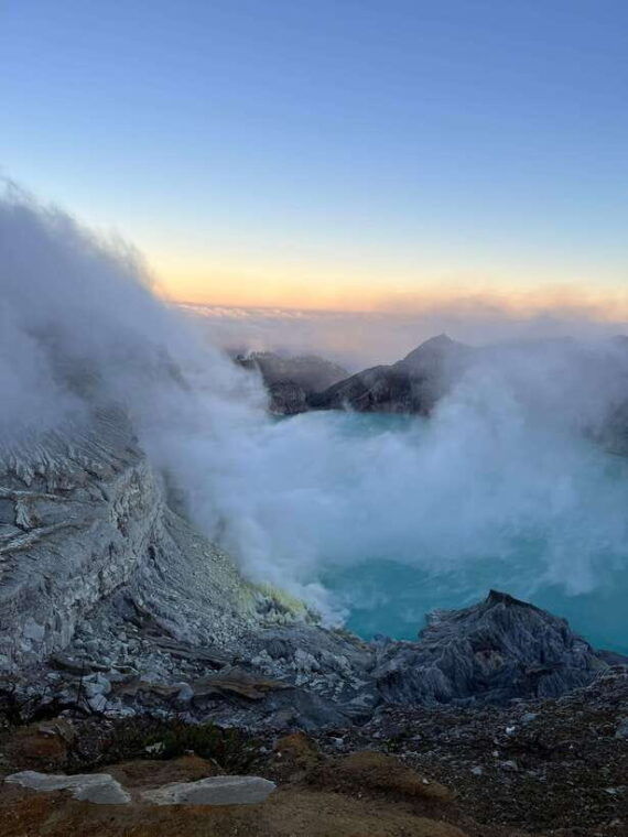 explore-the-amazing-ijen