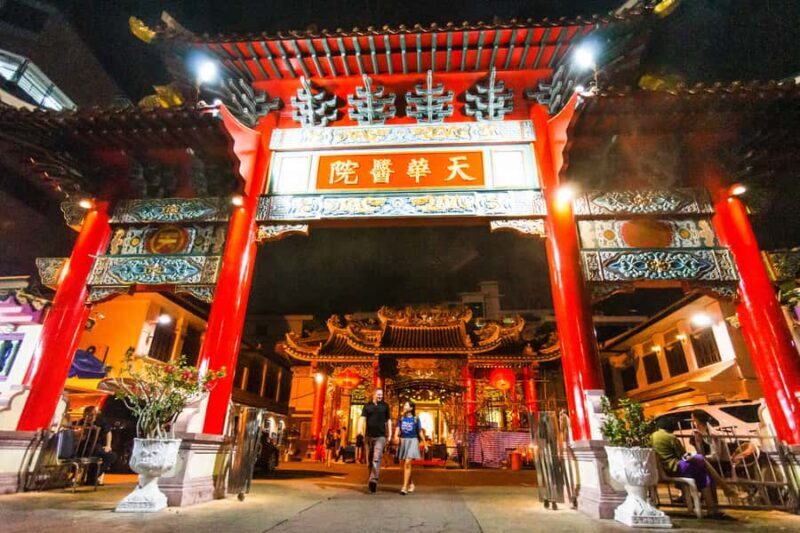 Explore The Back Alleys And Hidden Gems In Chinatown Bangkok - Key Points