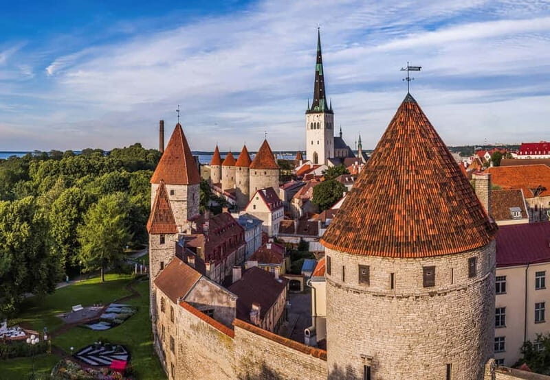 Explore the Baltics: Riga- Tallinn / Tallinn - Riga Daytrip - The Value of a Custom Tour