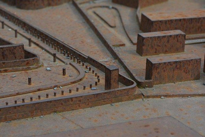 explore-the-berlin-wall-cold-war-berlin-and-behind-the-berlin-wall