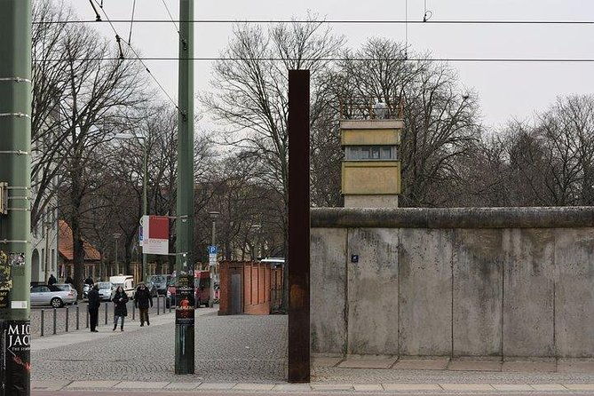 explore-the-berlin-wall-cold-war-berlin-and-behind-the-berlin-wall