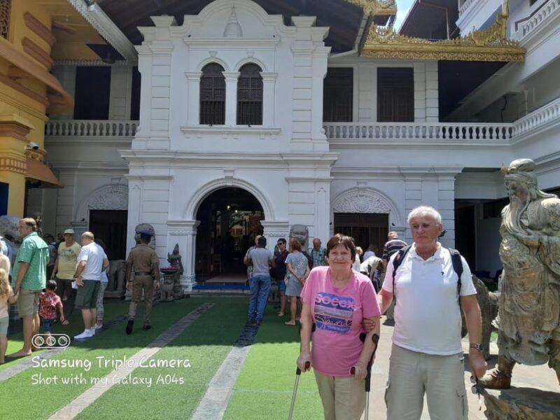 explore-the-colombo-city-by-private-tuk-tuk-or-car