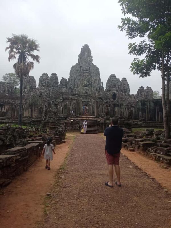 Explore the Grand Circuit Angkor Temples Private Tour - Ta Som: Jungle Encroachment and Mystique