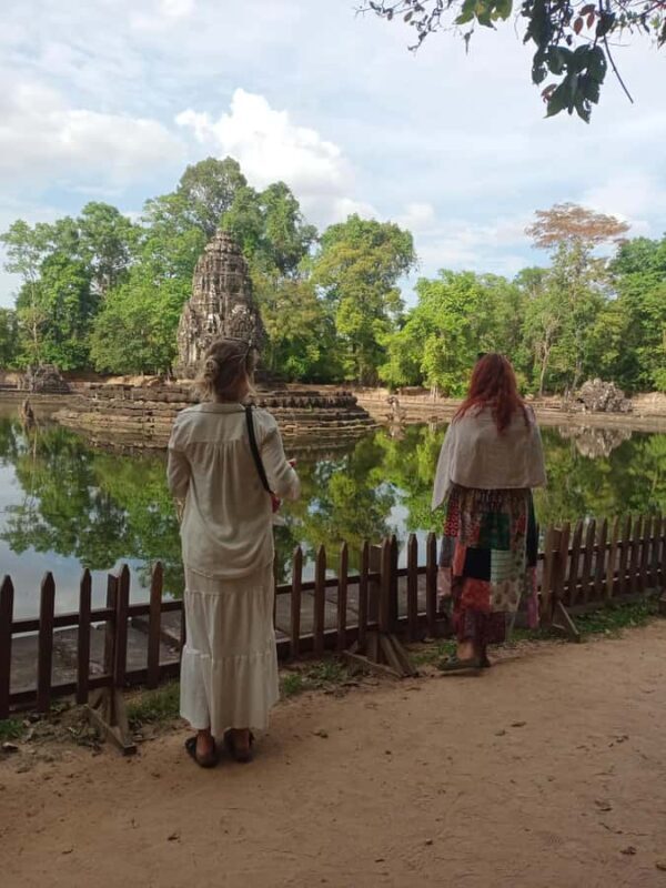 Explore the Grand Circuit Angkor Temples Private Tour - Logistics and Value