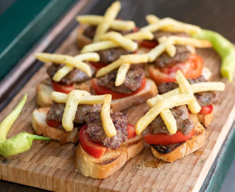 explore-the-hidden-food-gems-of-athens-2