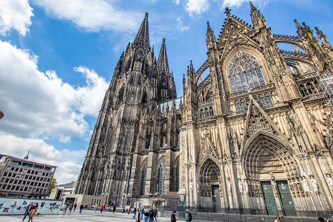 explore-the-instaworthy-spots-of-cologne-with-a-local