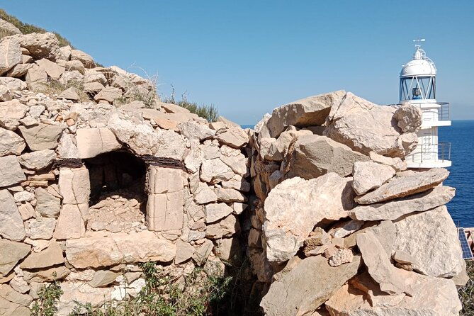 explore-the-island-of-dragonera-by-kayak-and-on-foot