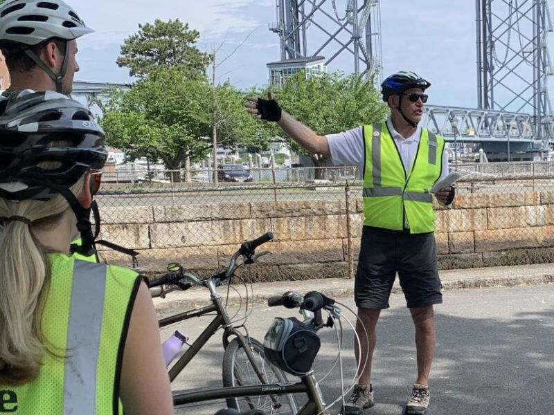 explore-the-islands-harbor-guided-bike-tour-2-2-5-hrs