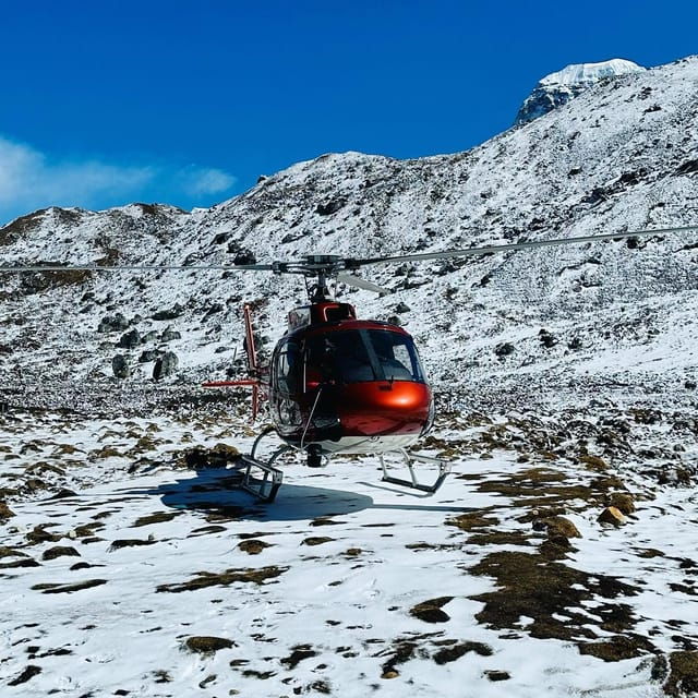 explore-the-mount-everest-and-everest-region-in-a-single-day