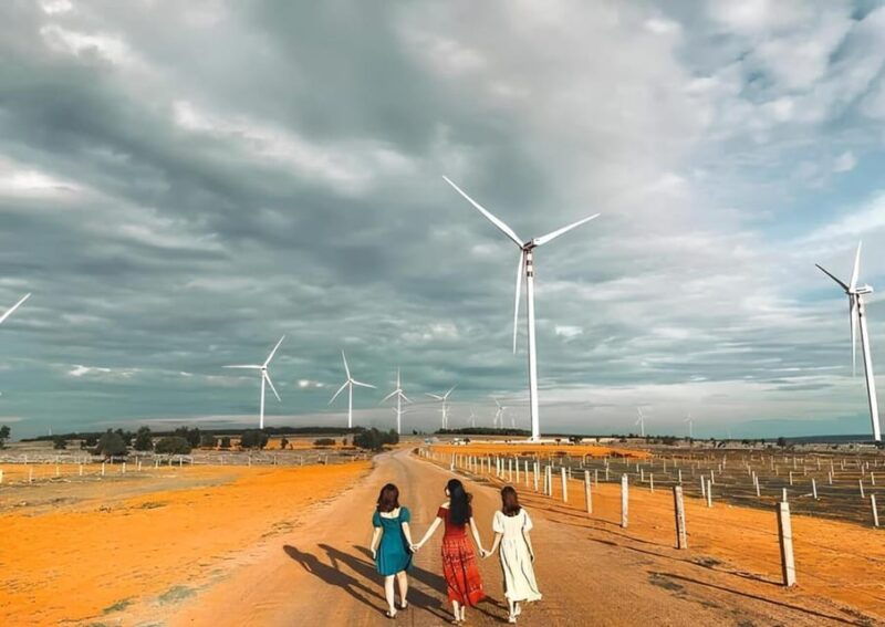 explore-the-mui-ne-sand-dunes-at-sunset-on-a-day-trip