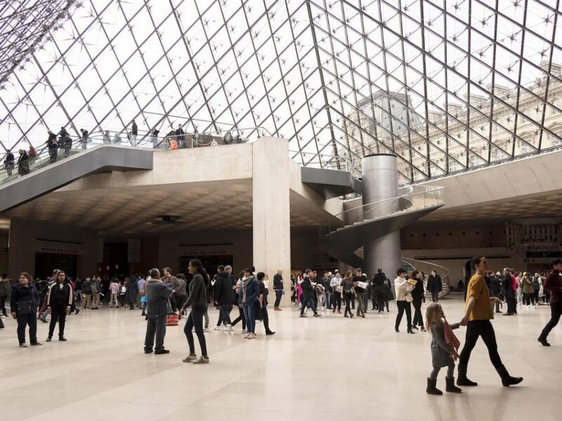 explore-the-secrets-of-the-louvre-with-the-mona-lisa-pass
