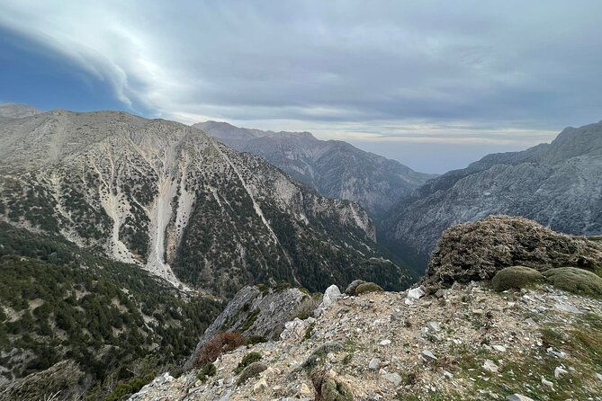 explore-the-white-mountains-of-crete