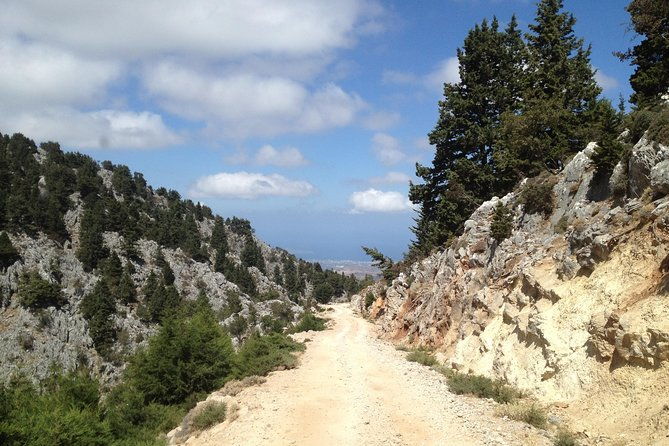 explore-the-white-mountains-of-crete