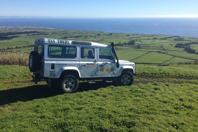 explore-the-wonders-of-sete-cidades-west-side-on-a-jeep-tour