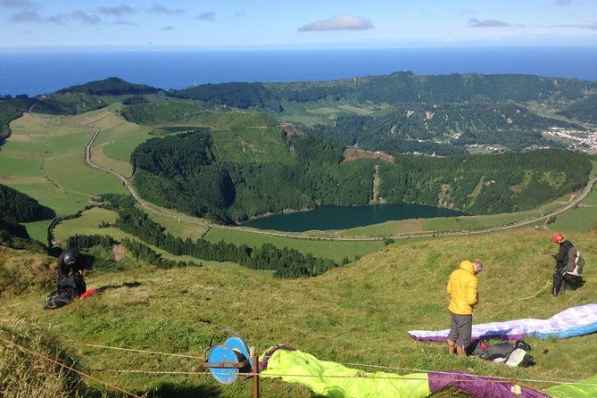 explore-the-wonders-of-sete-cidades-west-side-on-a-jeep-tour