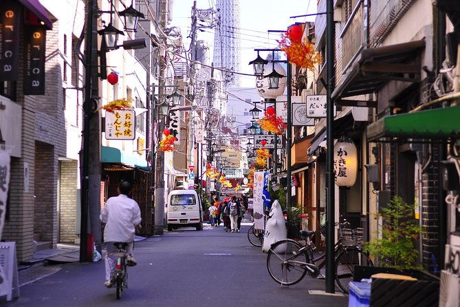 explore-tokyos-creative-koenji-neighborhood-with-a-local-host