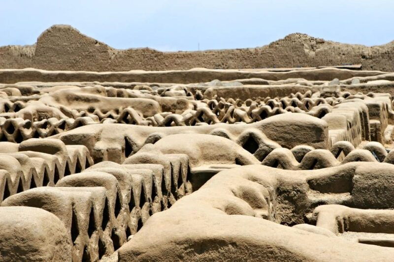 explore-trujillo-chan-chan-horseback-riding-huanchaco