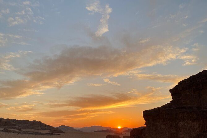 Explore Wadi Rum: Jeep Tour, Bed and Breakfast, and Dinner - Meeting Points and Practicalities  