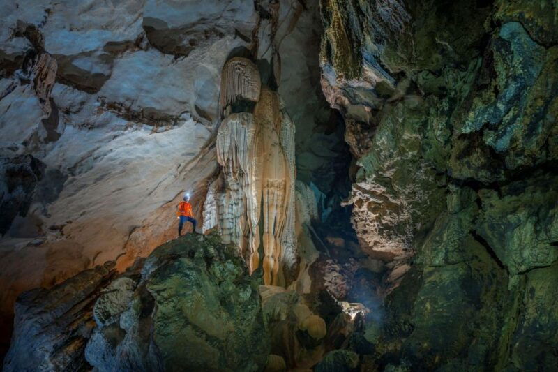 explorer-cha-loi-cave-system-2-days-1-night