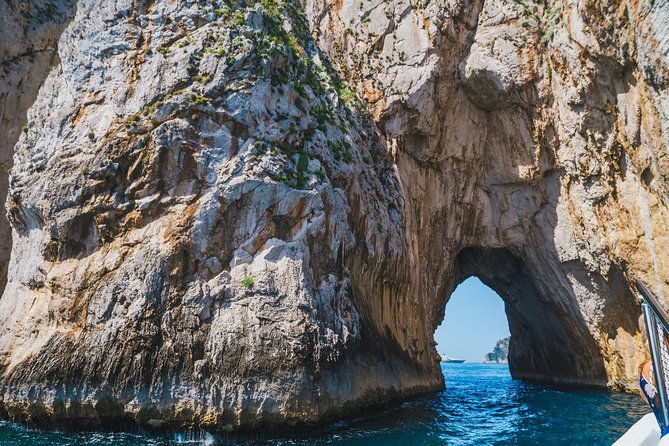 exploring-capri-and-anacapri-from-rome-sea-and-city-sightseeing-tour-2