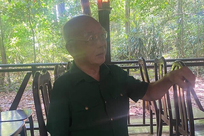 Exploring Cu Chi Tunnels Tour with Local Guider - Detailed Breakdown of the Itinerary