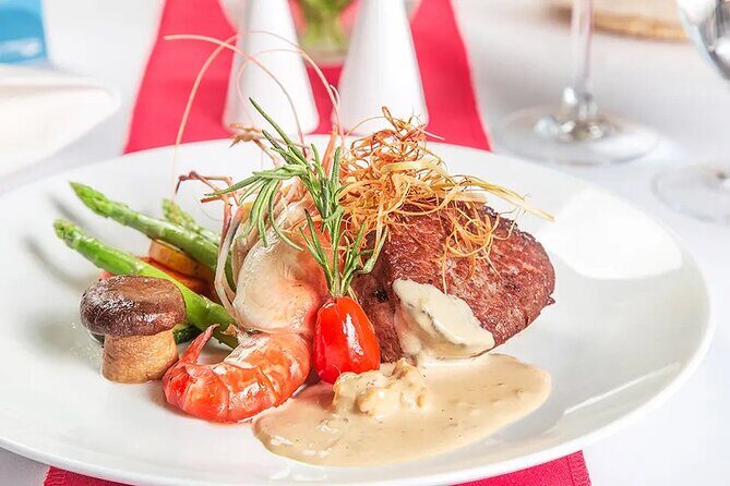 Exploring Hue Food Tour with Local Guide - Main Course: Bun Bo Hue