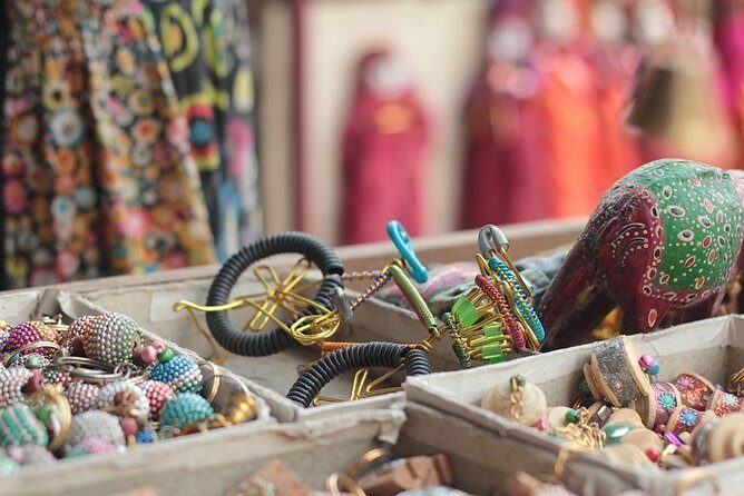 Exploring the Colorful Markets: Shopping tour of Jaipur with Transfers - The Sum Up