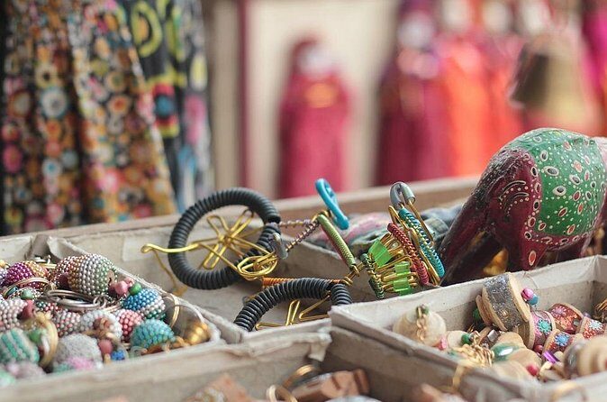 Exploring the Colorful Markets: Shopping tour of Jaipur with Transfers - FAQs