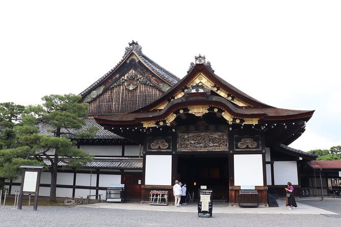 exploring-the-culture-of-shogun-samurai-and-ninja-shared-tour