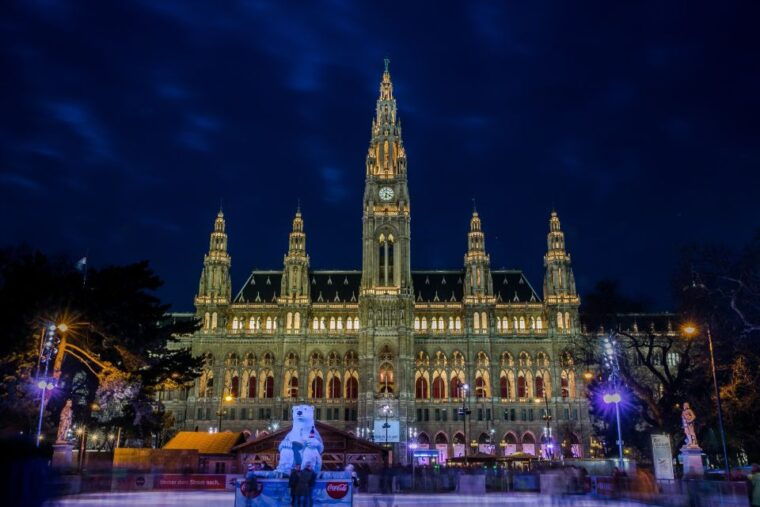 exploring-vienna-in-christmas-period-private-walking-tour