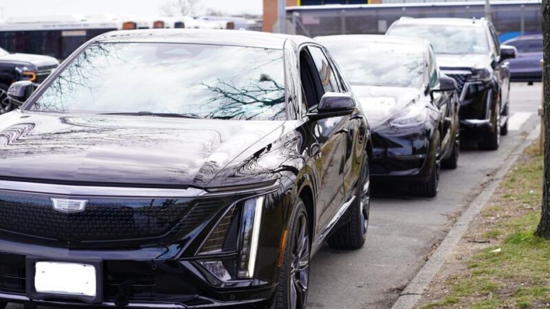 Express Limo Inc. - What to Expect During Pickup and Ride