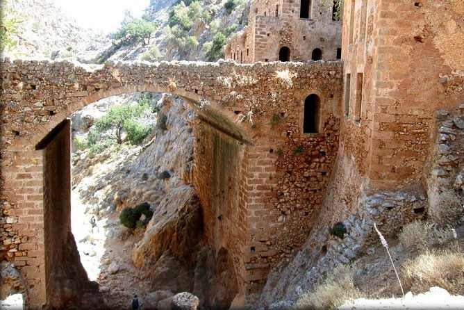 extraordinary-gems-of-west-crete