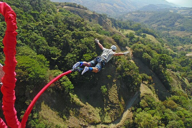 extreme-bungee-jumping-in-monteverde