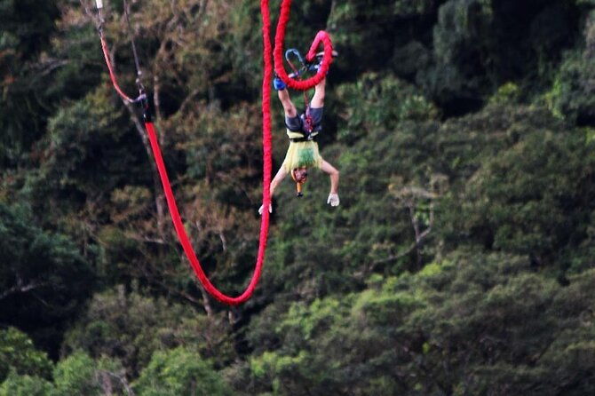 extreme-bungee-jumping-in-monteverde