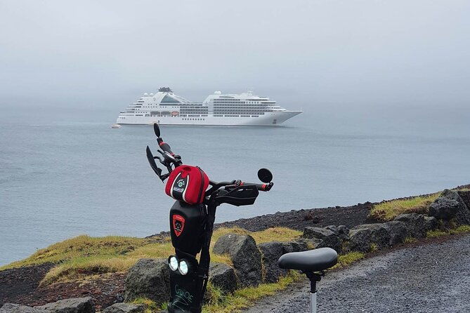 eyjascooter-puffin-tour-in-iceland