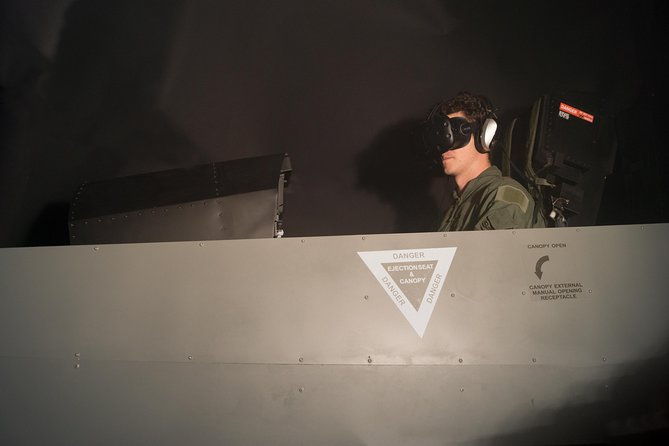 f-a-18-fighter-jet-flight-simulator-in-zurich