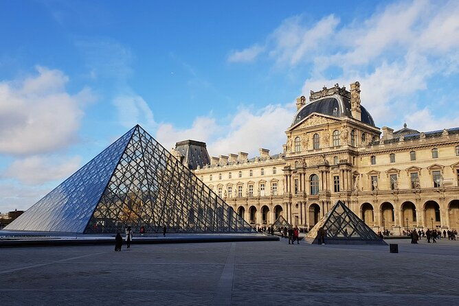 fabulous-guided-tour-through-the-louvre-museum-with-reserved-access-2