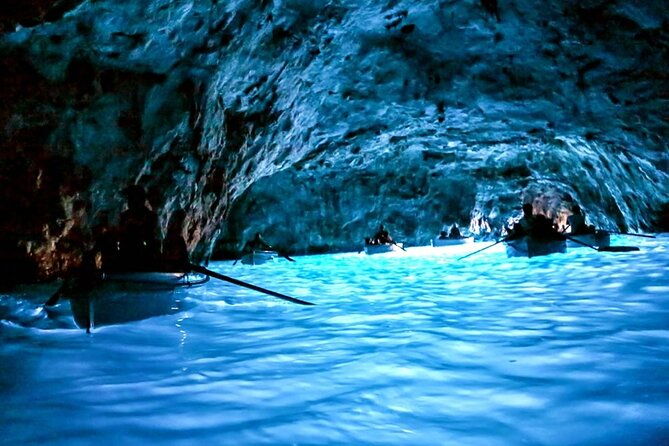 fabulous-private-capri-boat-tour-from-sorrento