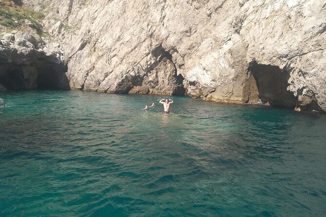 fabulous-private-capri-boat-tour-from-sorrento