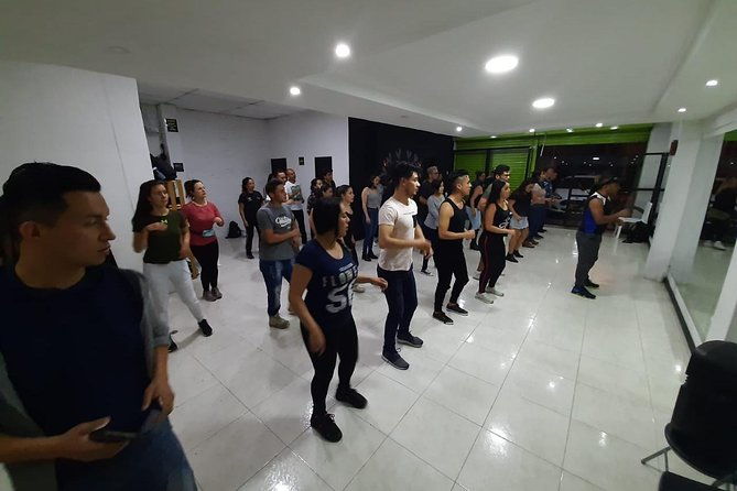 face-to-face-dance-classes-in-bogota-la-candelaria