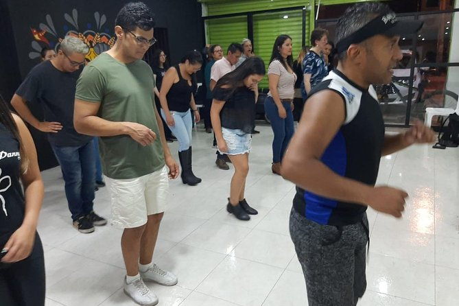 face-to-face-dance-classes-in-bogota-la-candelaria