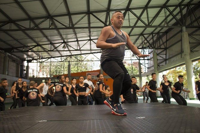 face-to-face-dance-classes-in-bogota-la-candelaria
