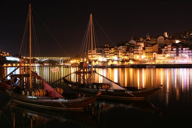 fado-dinner-show-and-night-lights-tour-in-porto-2