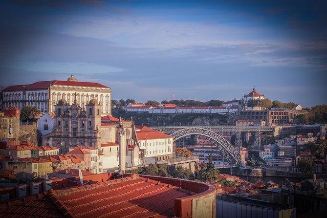 fado-dinner-show-and-night-lights-tour-in-porto-2