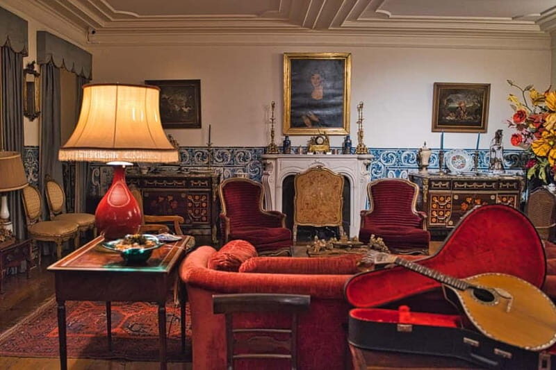 Fado: Guided Historical Tour with Local Dinner - A Closer Look at the Tour Experience